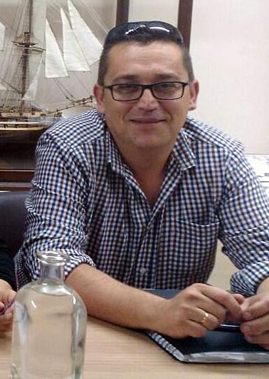 El PSOE de El Ejido pide en una moción que se ponga el nombre del director del colegio Mirasierra a una plaza de Las Norias