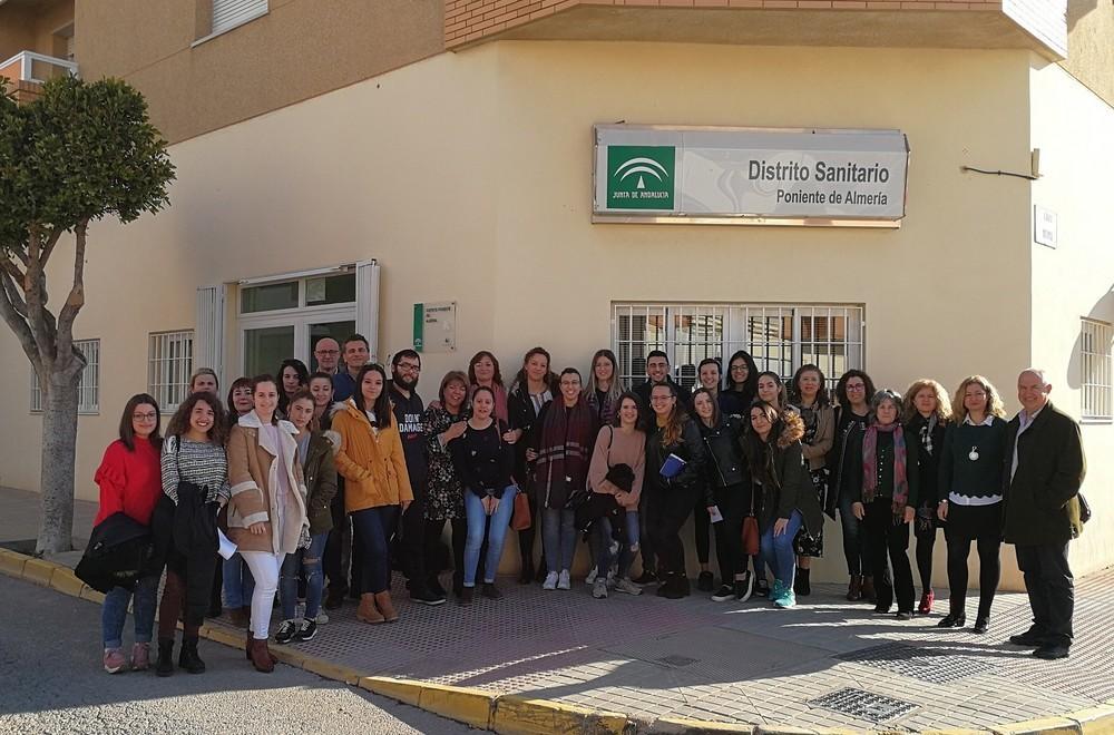 El Distrito Sanitario Poniente organiza un acto de acogida para los estudiantes de Enfermería de la Universidad de Almería