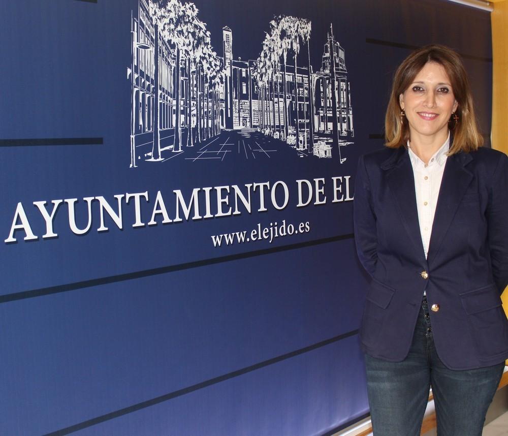 Ibáñez recuerda a la Delegada de Educación que al CEIP José Salazar le urge la remodelación de la zona de infantil y el comedor