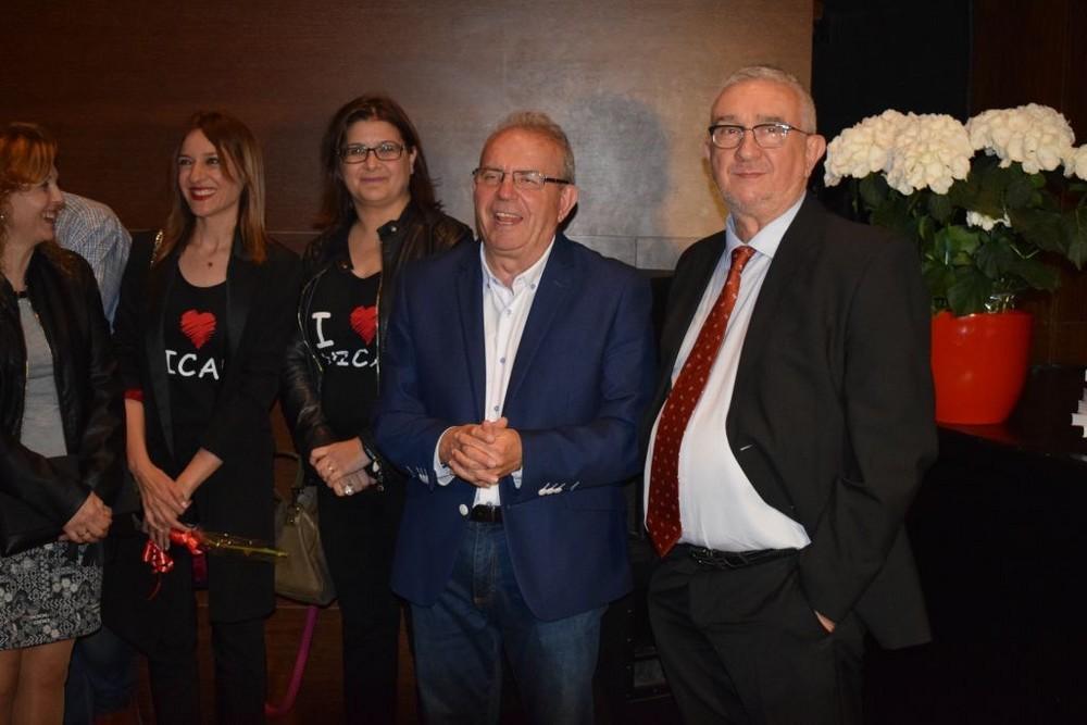 José María Granados presenta su libro sobre Vícar en un acto multitudinario como apertura de 'Paseando entre Libros'