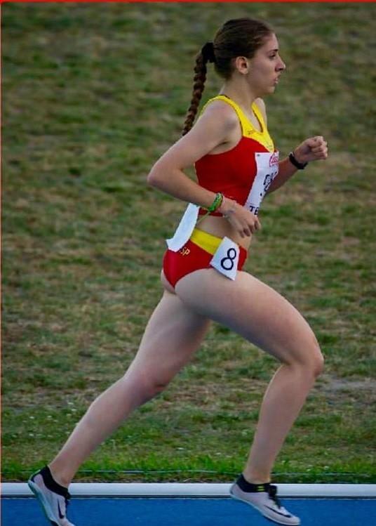 Raquel Moreno, plata en 1.500m.l. en el Campeonato de Andalucía Absoluto por Clubes