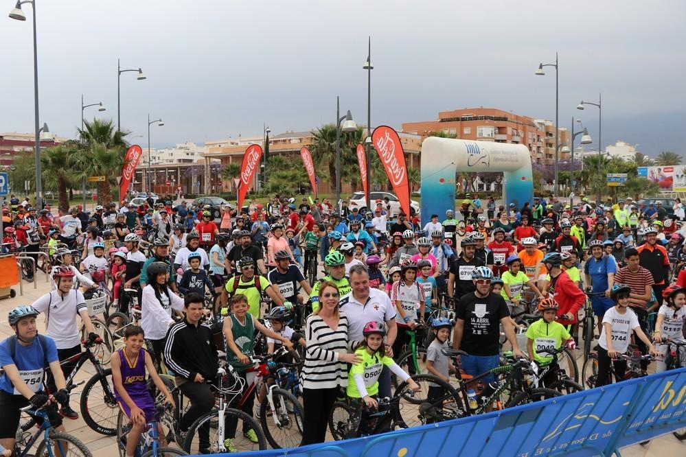 El día de la Bicicleta de El Ejido registró un gran éxito de participación con cerca de un millar de inscritos