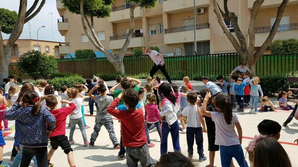 Las asociaciones protagonizan la Semana Cultural del colegio Gabriela Mistral