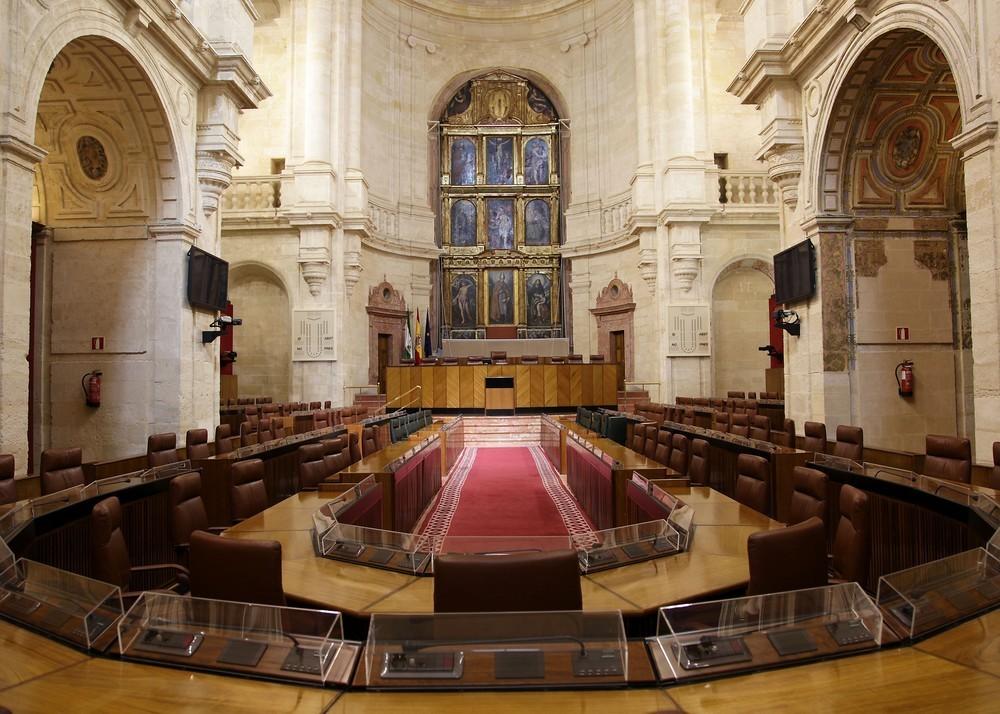 UGT y CCOO Almería llevan a la Junta de Andalucía el retraso en el cobro del paro del manipulado