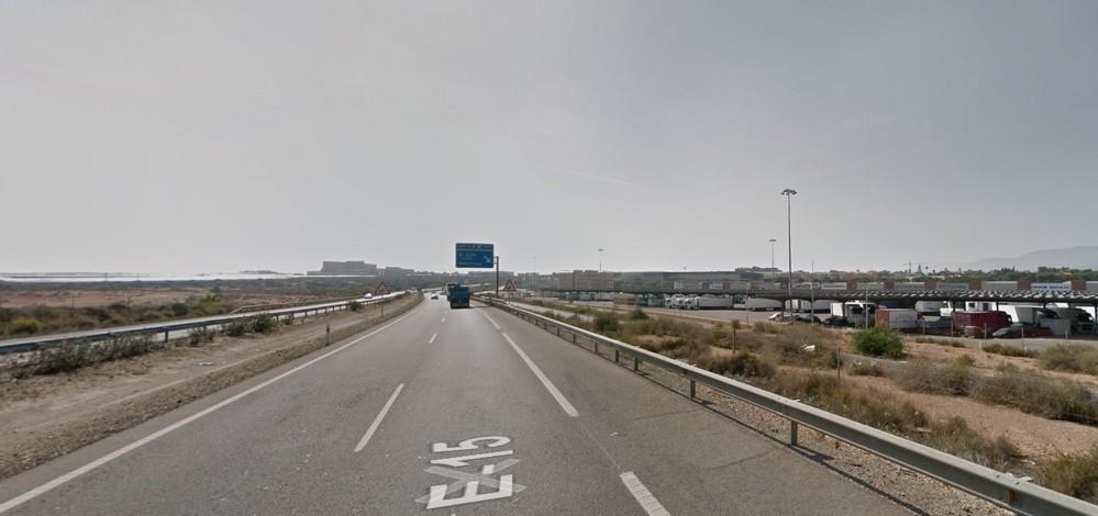 Al menos un herido tras una colisión frontal en la A-7 por un vehículo que conducía en sentido contrario