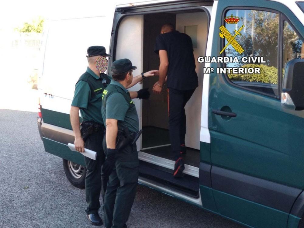 Detienen a un vecino de El Ejido por robar con violencia a un repartidor de pizzas