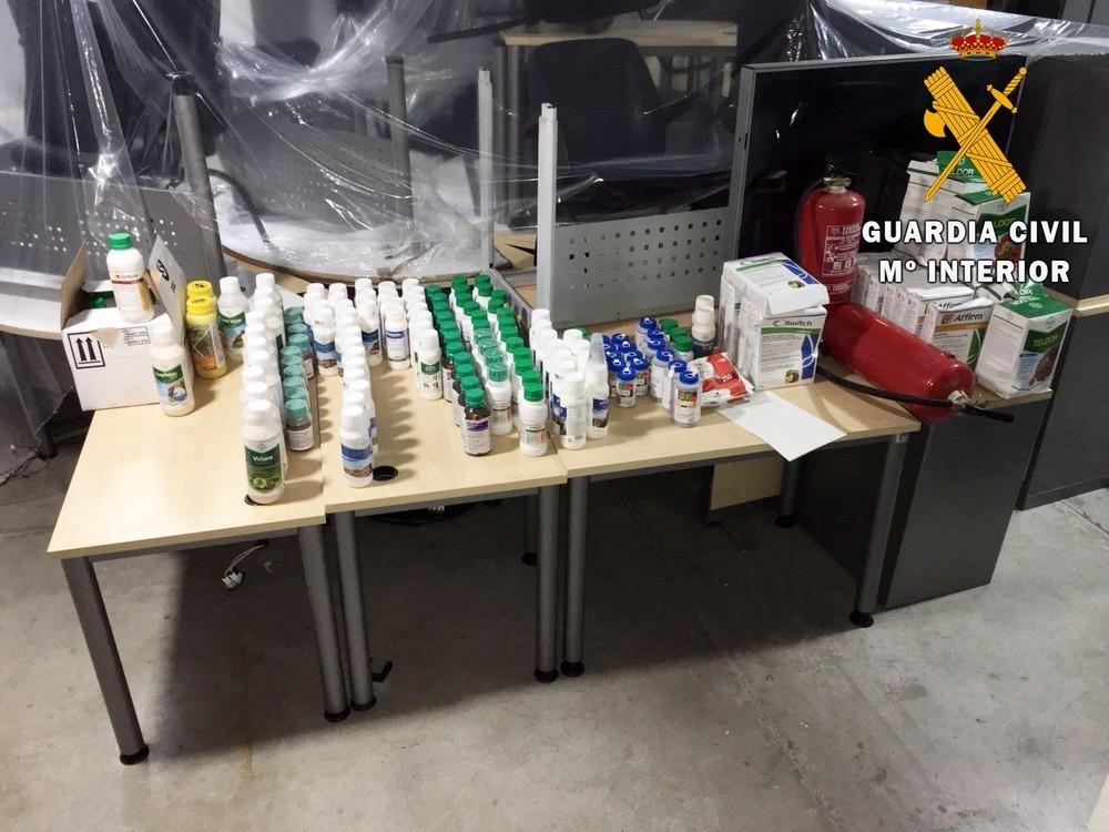 La Guardia Civil detiene a dos personas con los fitosanitarios que habían robado en La Mojonera