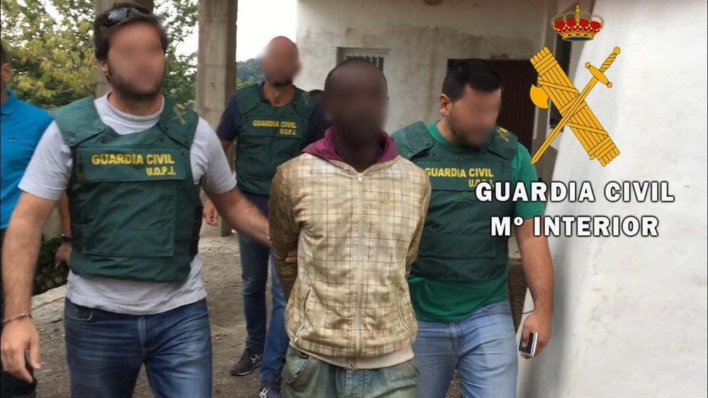La Guardia Civil detiene al autor del homicidio cometido en el domicilio de la víctima en las «200 viviendas» de Roquetas de Mar