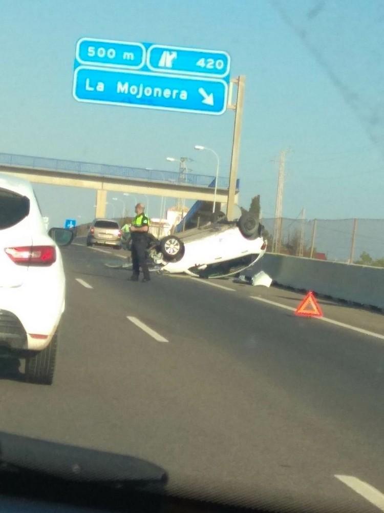 Al menos un herido en un accidente en plena A-7 a la altura de La Mojonera