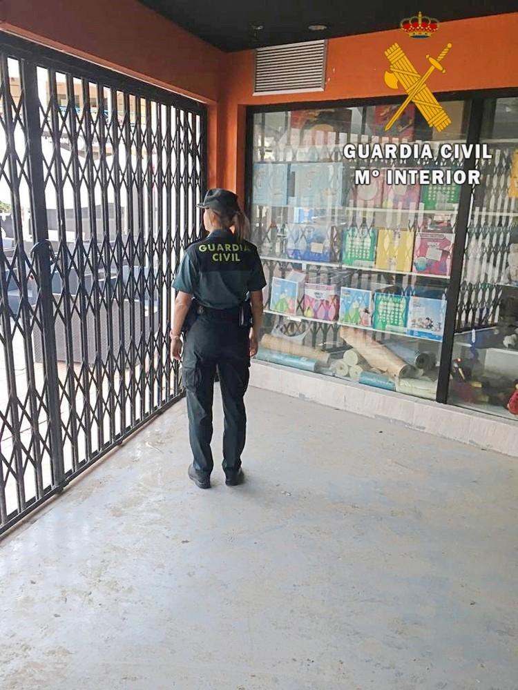 La Guardia Civil auxilia a una menor de edad víctima de agresión sexual en Roquetas de Mar y propicia la detención del autor