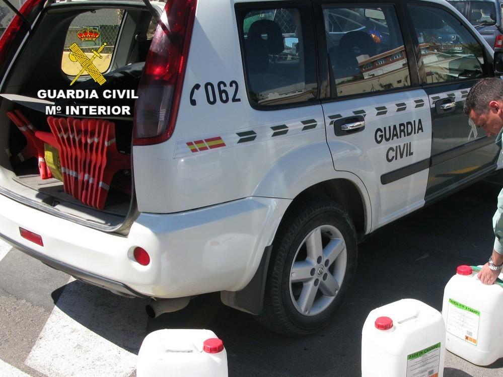 La Guardia Civil sorprende a una persona sustrayendo gasoil de un camión