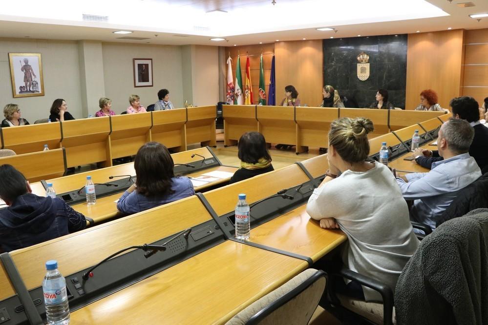 El último Consejo Municipal de la Mujer del año centra la atención en la Campaña del 25 de noviembre en El Ejido