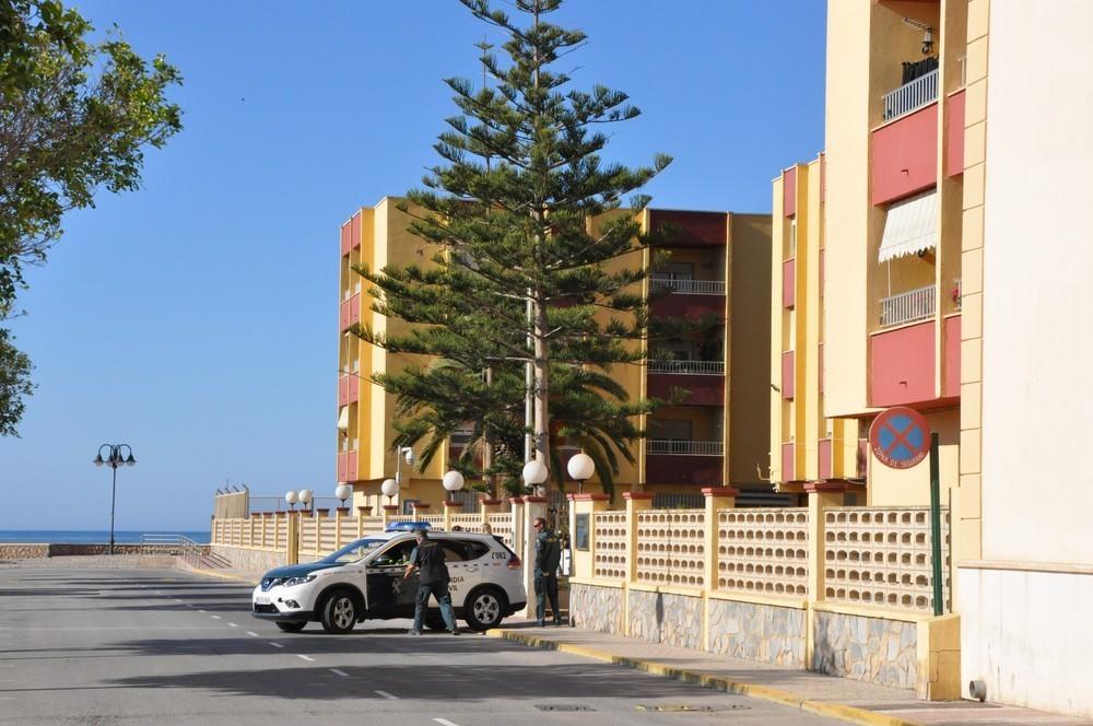 La Guardia Civil detiene al autor responsable de un tirón a una persona de edad avanzada y a dos menores en Adra