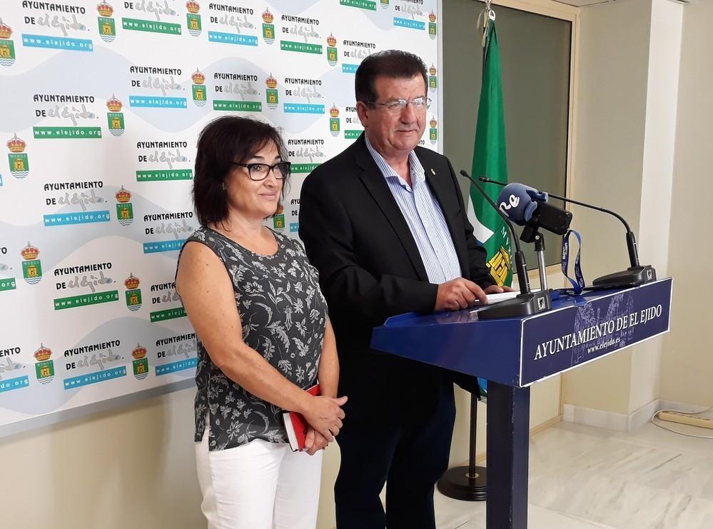 El PSOE de El Ejido celebra que al fin el municipio pueda contar con la calle ‘De la Mujer Envasadora’