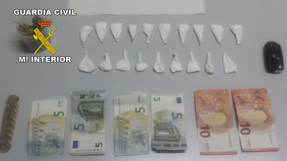 La Guardia Civil detiene a dos personas por un delito contra la salud pública en Berja