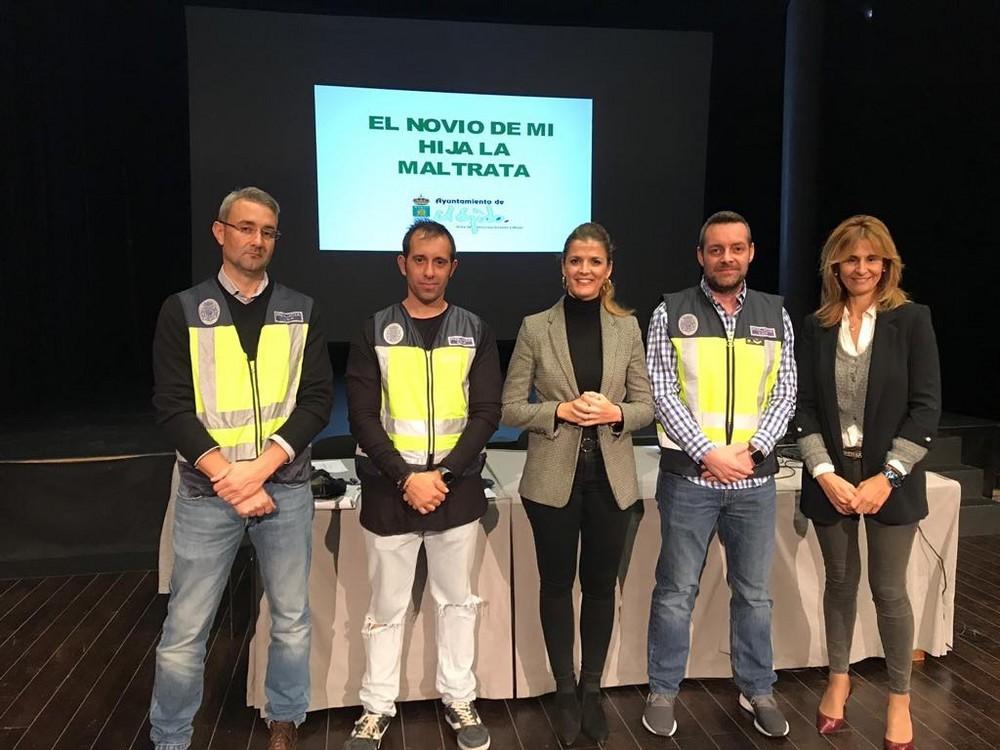La conferencia 'Menores y violencia de género' aporta claves para abordar este problema a partir de una educación en valores