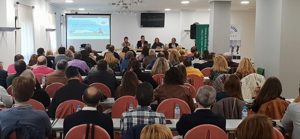 El Ejido acoge unas jornadas con directores de Infantil, Primaria y residencias escolares para analizar la atención a la diversidad