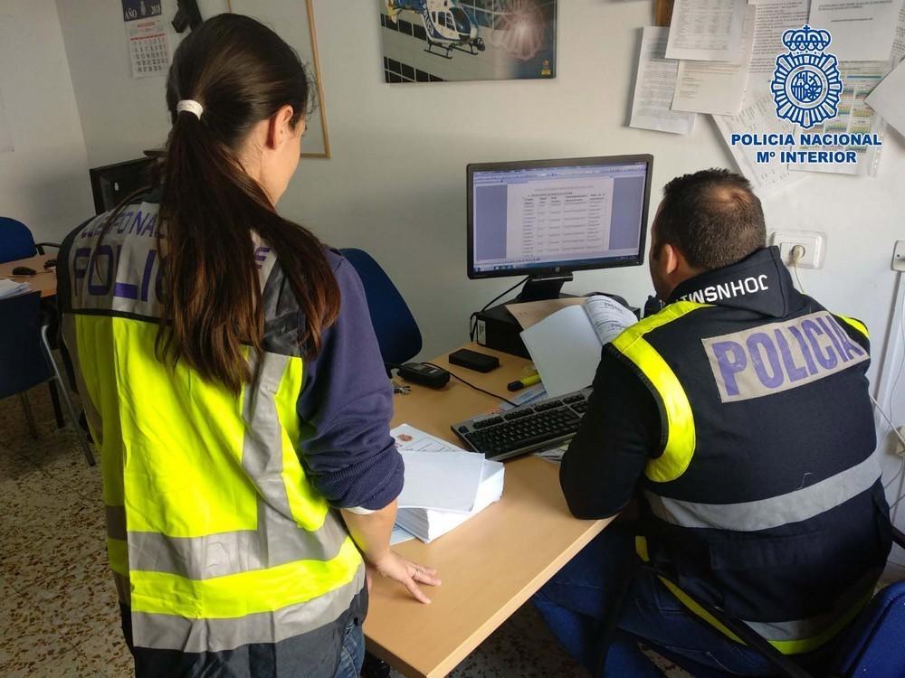 La Policía Nacional detiene en El Ejido a dos empresarios por estafar con pagarés falsos