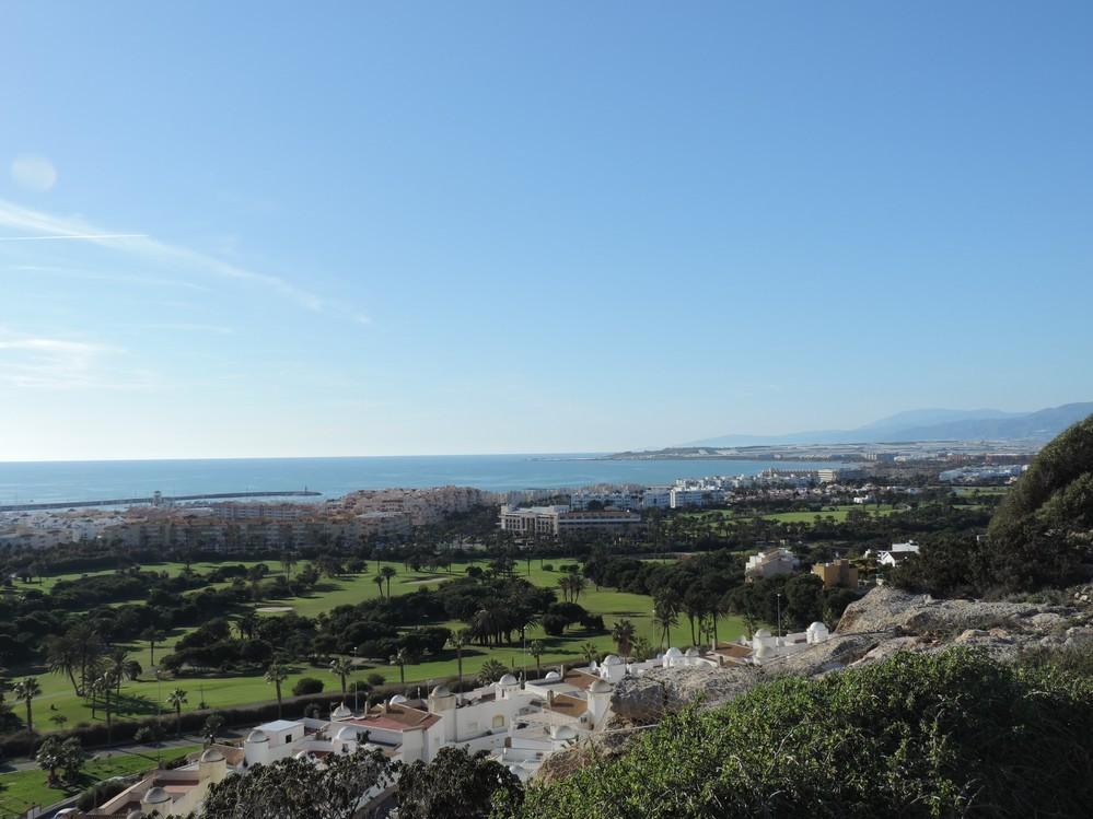 La Guardia Civil detiene al autor de dos robos con fuerza en establecimientos de Almerimar