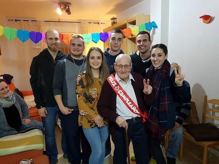 'Celebro cada uno de mis cumpleaños en familia, ya van 99'