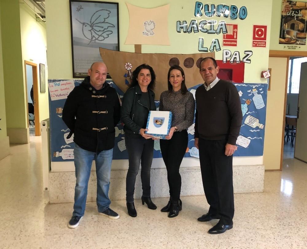 El CEIP Laimún entrega a la Asociación Autismo Dárata 1.755 euros de la recaudación de la carrera solidaria