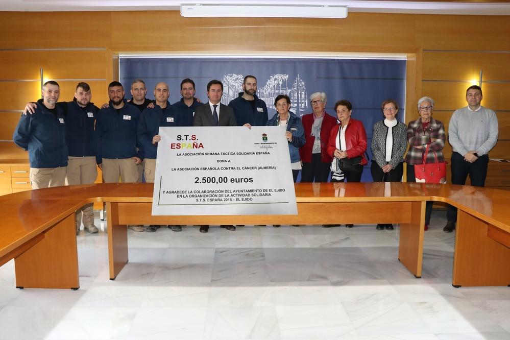 Ayuntamiento, la asociación STS y Policía Local unen formación y solidaridad a beneficio de la AECC