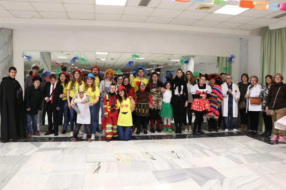 La Asociación Síndrome de Down celebra el Carnaval en el Círculo Cultural y Recreativo de El Ejido