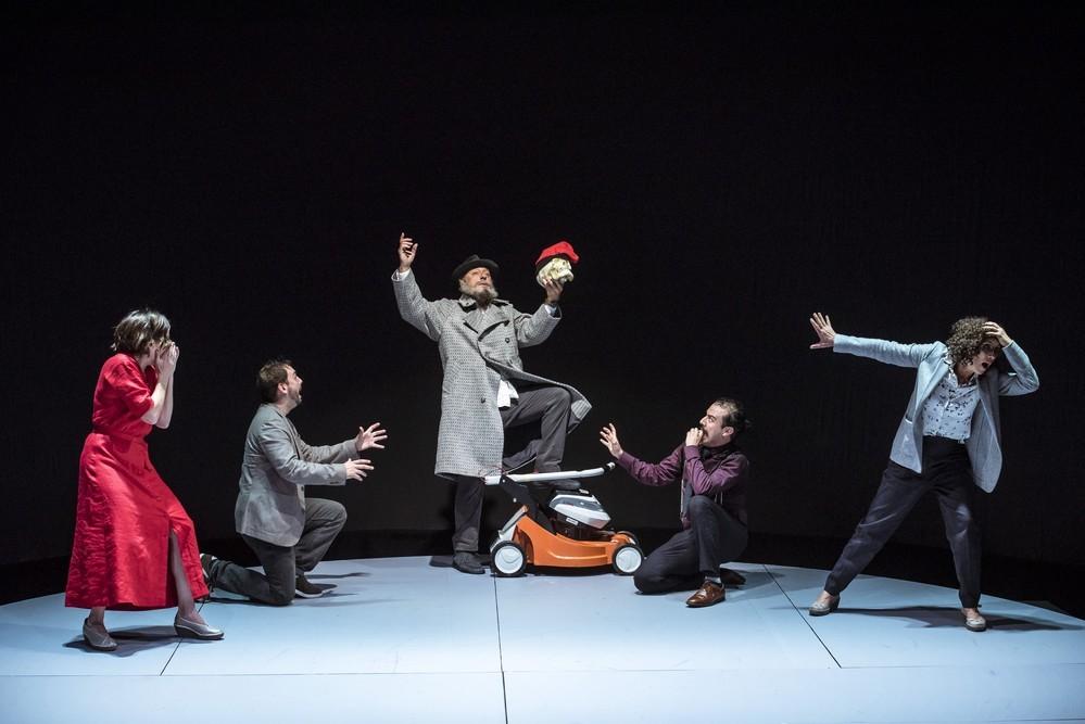 Els Joglars desembarca en el 42º Festival de Teatro con la obra ‘Señor Ruiseñor’