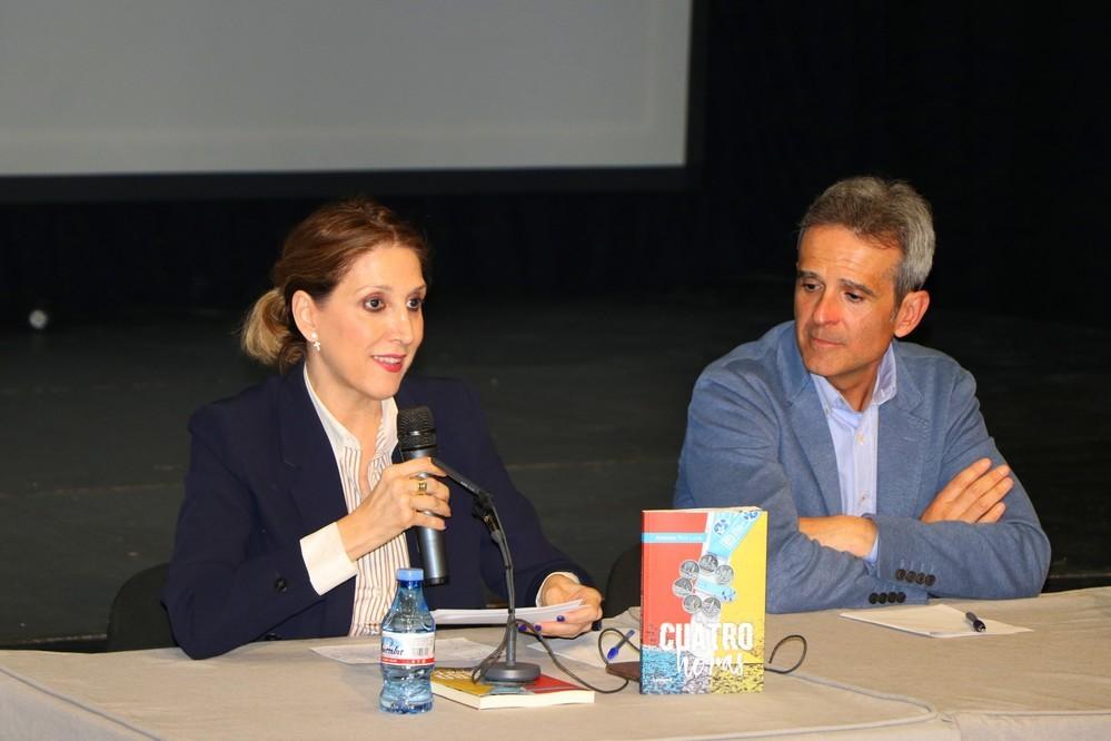El doctor Antonio Ríos presenta el libro 'Cuatro Horas'