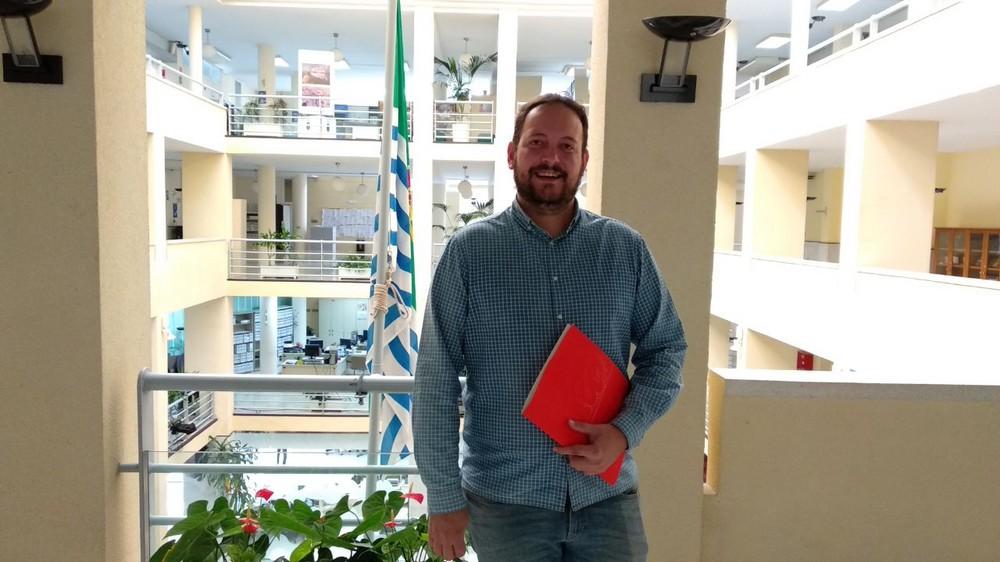 IU El Ejido apuesta por desconectar los edificios municipales de la red eléctrica