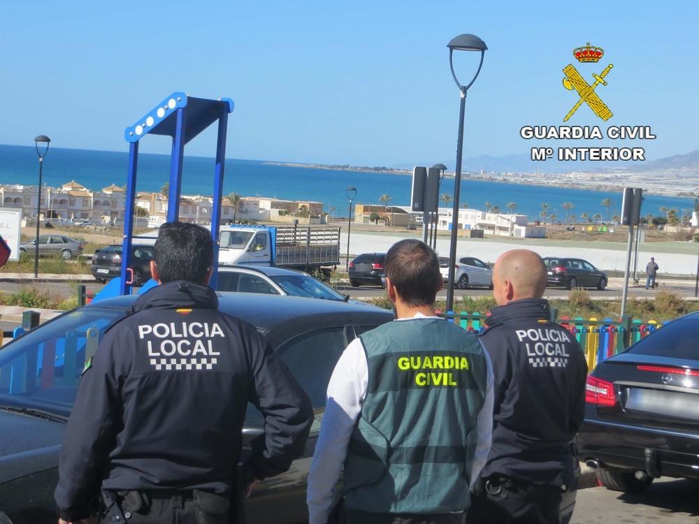 La Guardia Civil detiene al presunto autor de un delito de exhibicionismo ante menores de edad en Balanegra