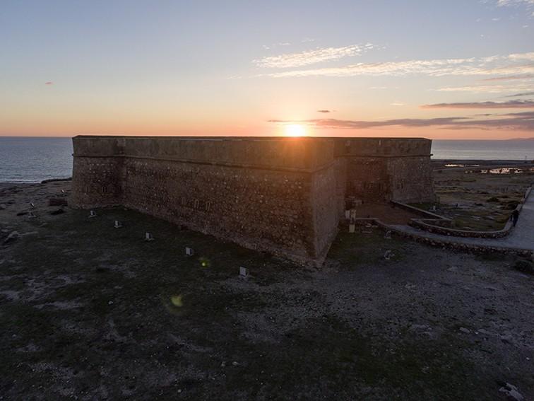 El Ejido se suma a ‘La hora del Planeta’ apagando la iluminación del Castillo de Guardias Viejas