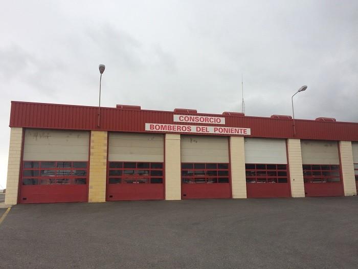 Los bomberos emiten una carta a los alcaldes del Poniente para reclamarles su atención en cuanto a la mejora del servicio
