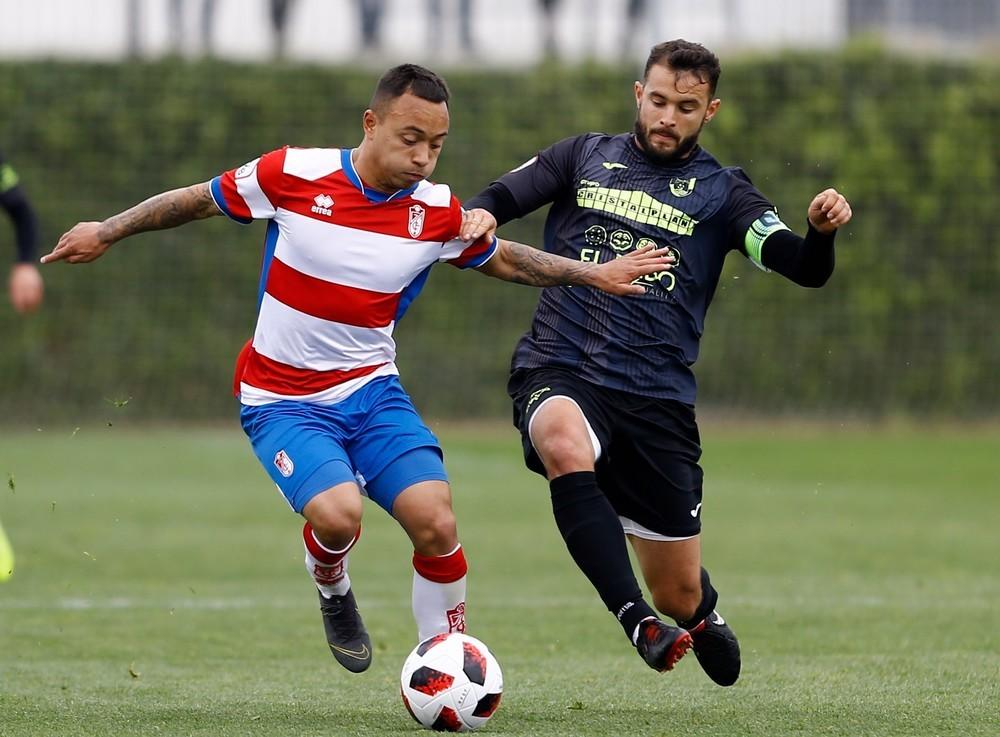 El Ejido puntúa ante un rival directo y con nueve jugadores