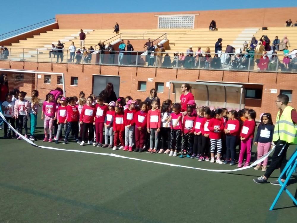 Más de 1.000 escolares participan en la Carrera Intercentros Solidaria de la VIII Semana Cultural Educativa de Las Norias