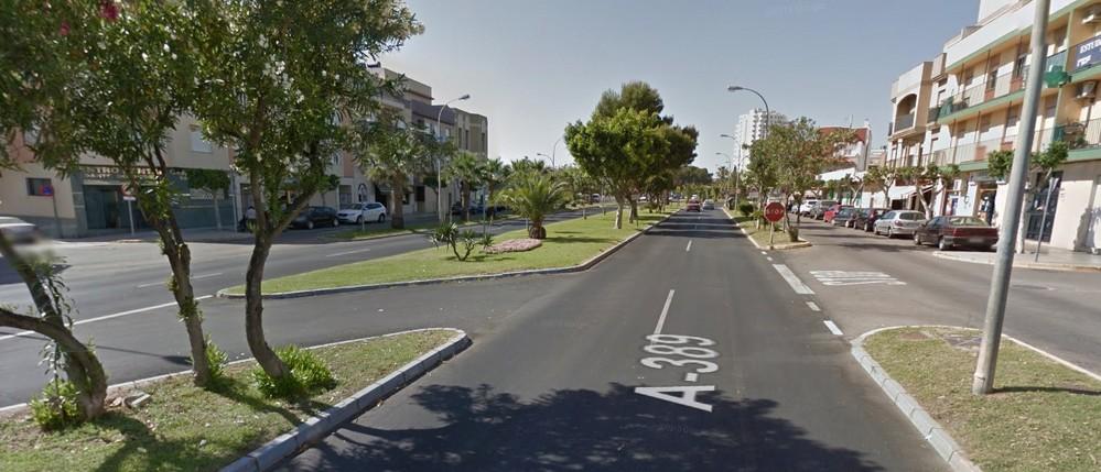 Herida una mujer tras ser atropellada por un turismo en la Avenida del Oasis