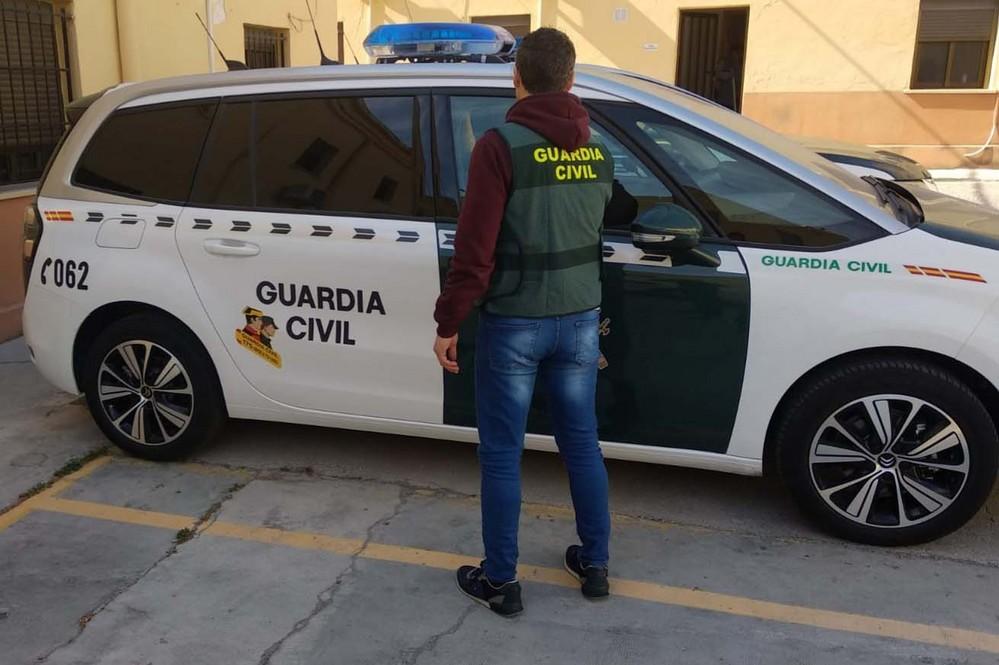La Guardia Civil detiene a cuatro menores como autores de un delito de robo con violencia en Roquetas de Mar
