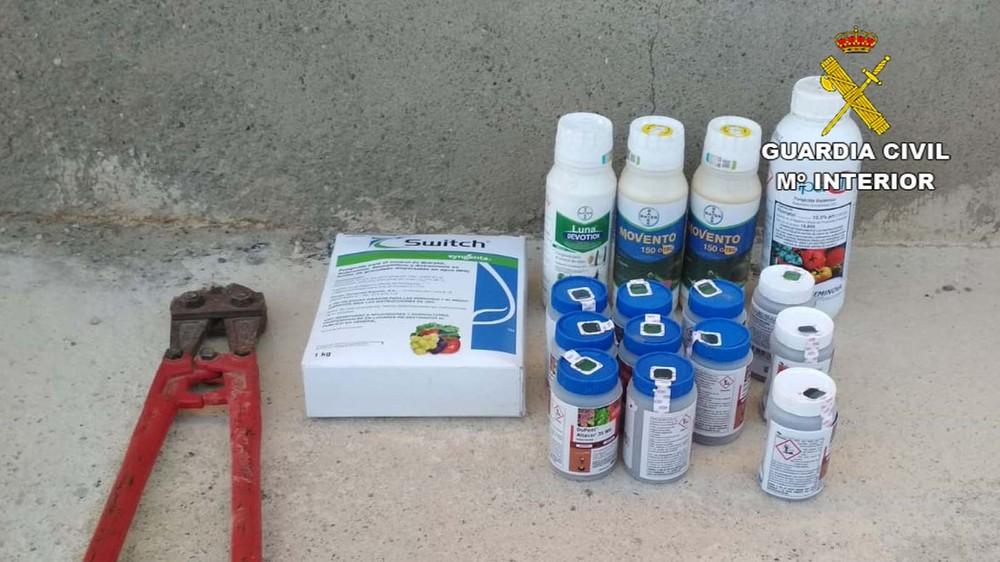 La Guardia Civil sorprende y detiene al autor de un robo en un almacén de aperos de una finca invernada de El Ejido