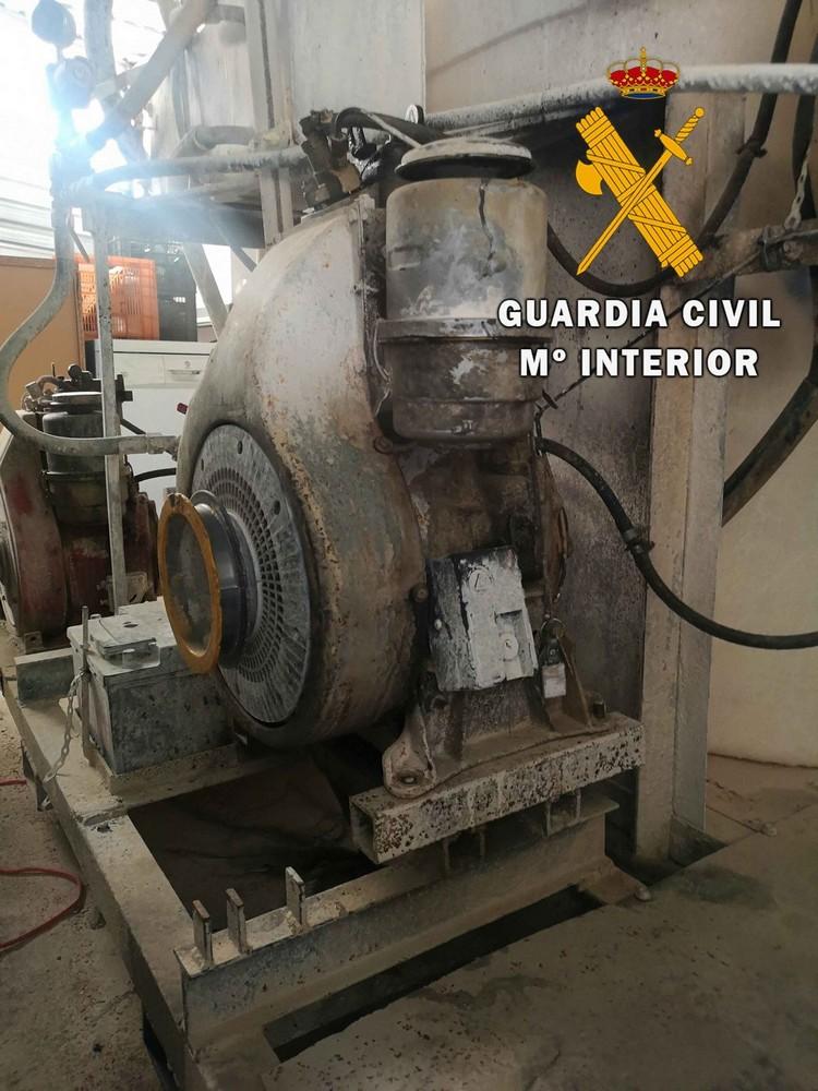 La Guardia Civil frustra un robo en una nave agrícola y detiene a los dos autores y recupera los efectos que pretendían sustraer