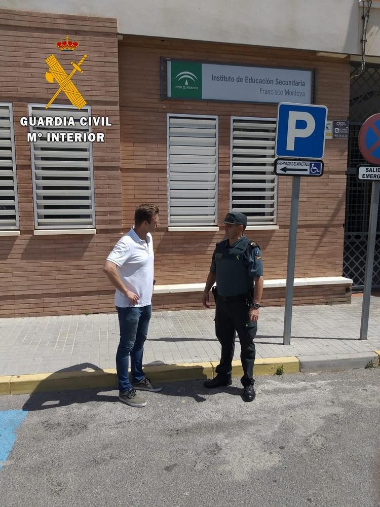 La Guardia Civil detiene a dos menores por el robo de exámenes finales en El Ejido