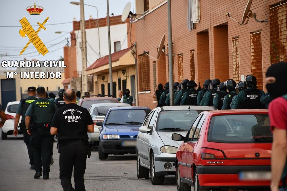 La Guardia Civil desmantela un “narco bloque” con 2420 plantas de marihuana y neutraliza 140 enganches ilegales