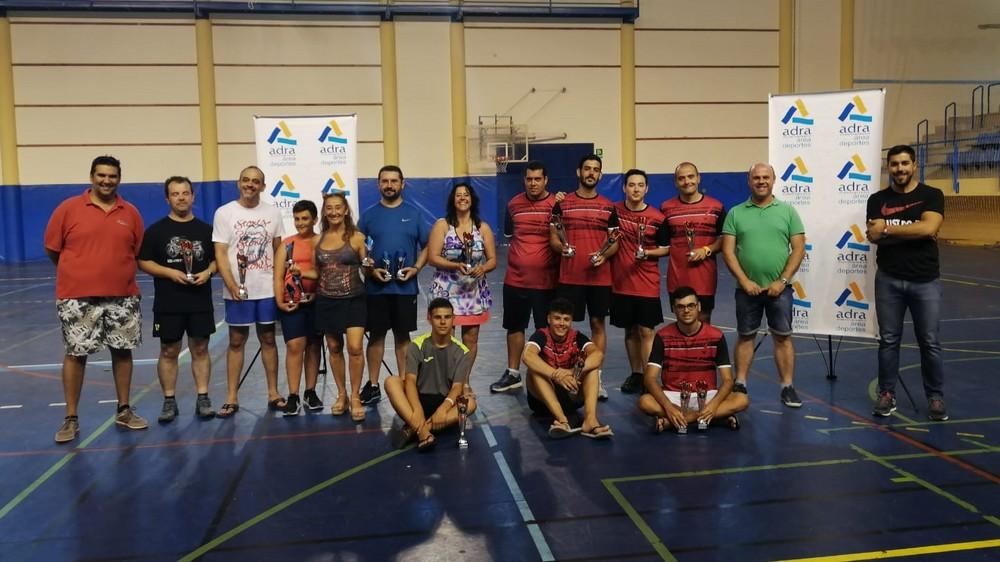 Casi una veintena de participantes se disputan el Torneo de Bádminton Virgen del Carmen en Adra