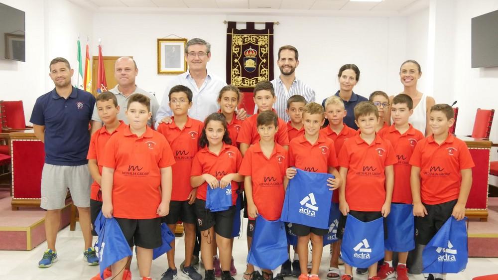 Manuel Cortés destaca “los valores que representan” los jóvenes del CD Baloncesto de Adra