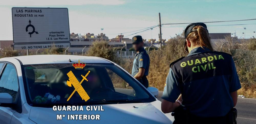 La Guardia Civil detiene a una persona por delito contra la salud pública e interviene 50 gramos de hachís en Roquetas de Mar