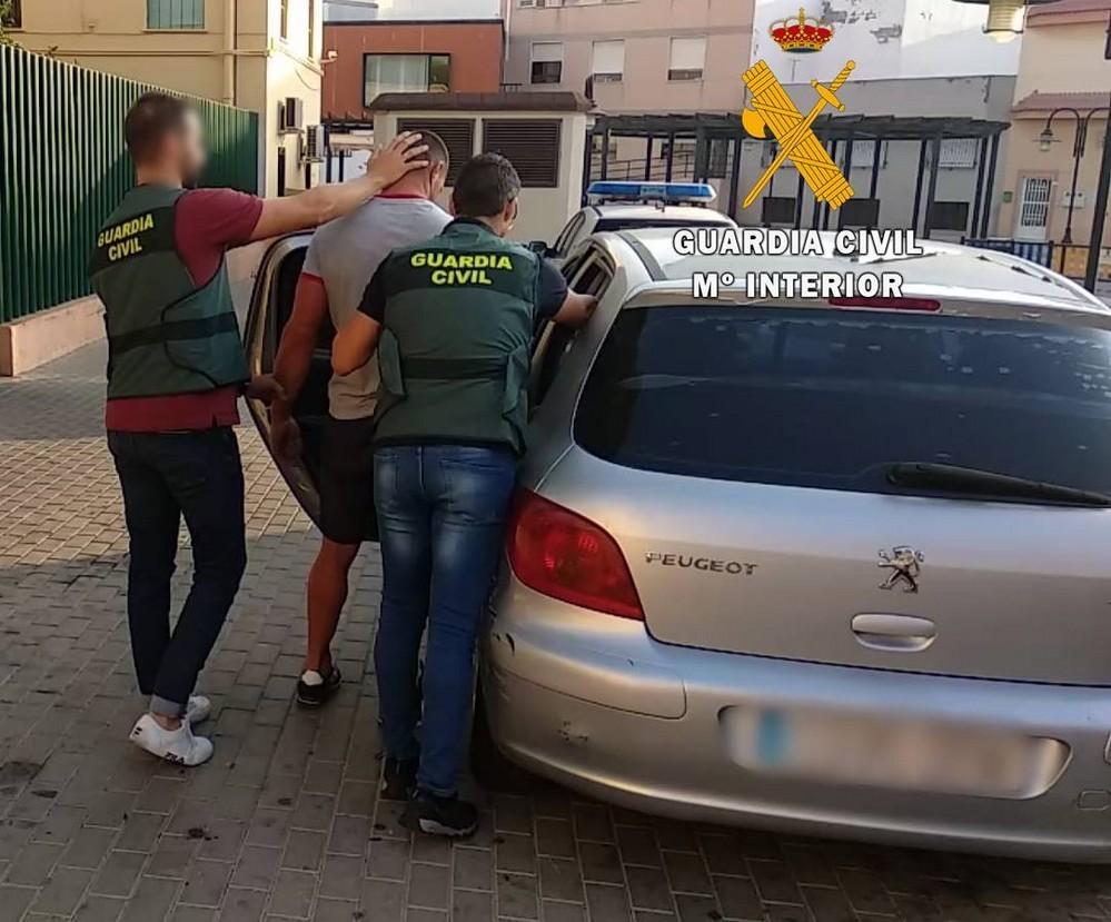 La Guardia Civil detiene a tres personas como autores de un delito de lesiones graves a un vigilante de seguridad