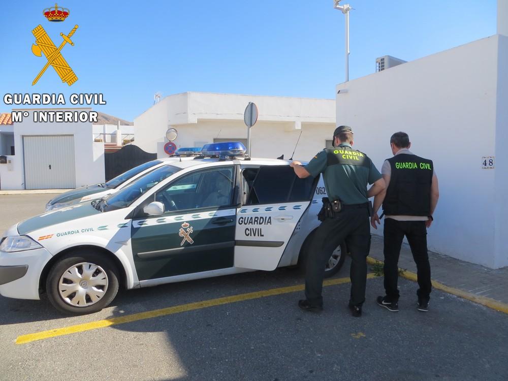 La Guardia Civil detiene a la autora de herir con arma blanca a una mujer en un local de la Plaza de Toros de Roquetas