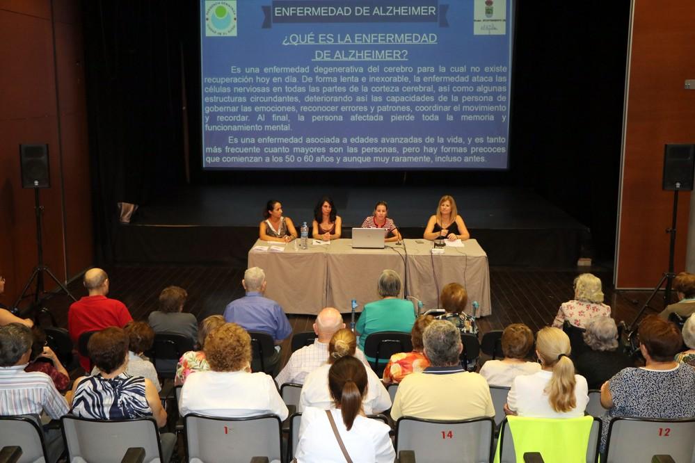 El Ejido celebra una charla-coloquio con motivo del Día Internacional del Alzhéimer