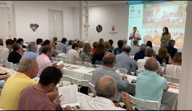 'Cata de vinos y tapas sin sal' organizada por las asociaciones ARPA y La Gabiarra