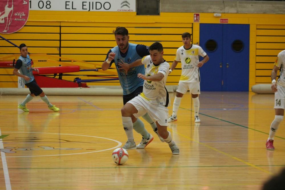 Los jugadores de Óscar García Poveda se juegan ante Xerez mantener un liderato muy merecido