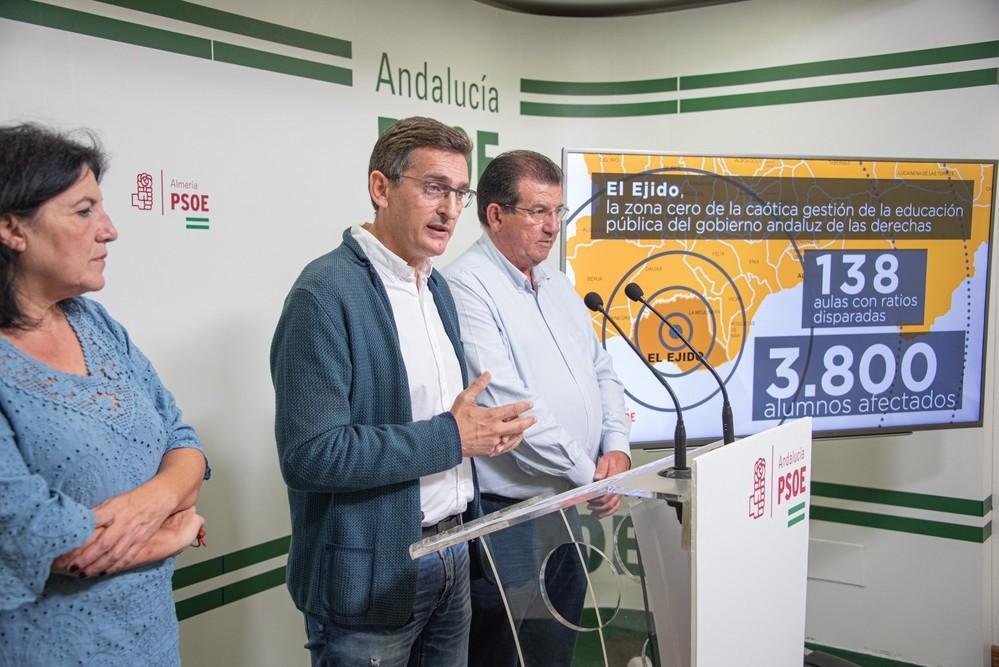 El PSOE alerta de la masificación escolar en El Ejido donde se supera la ratio en 138 aulas que acogen a 3.800 estudiantes